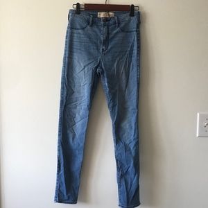 🟢3/$15 Hollister Skinny Jean